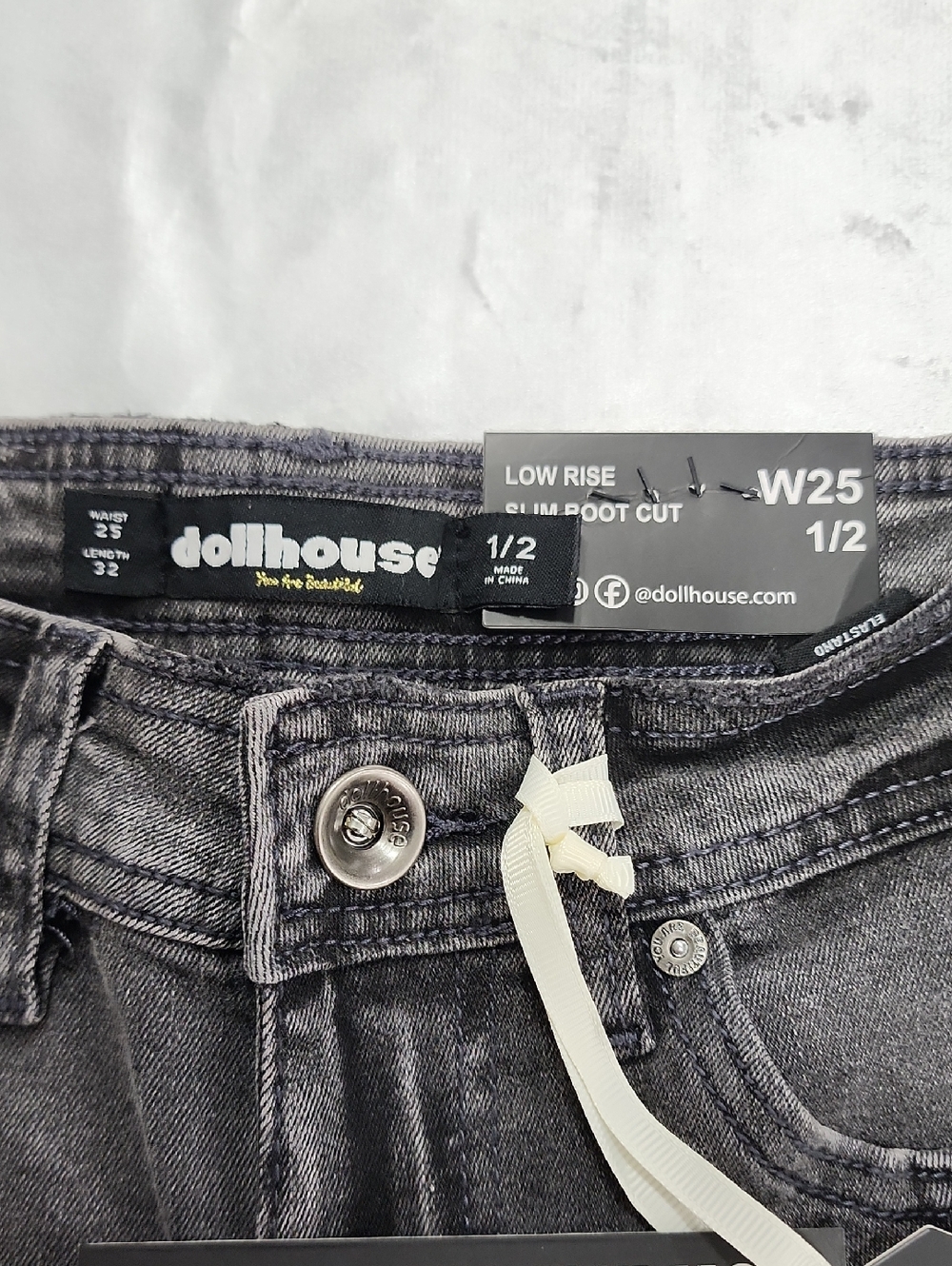 Dollhouse Nikki Jeans Low Rise Slim Boot Cut. Size 1/2. Waist 25". Length 32". - Picture 6 of 16